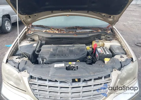 2005 Chrysler Pacifica Touring z USA, uszkodzony, nr VIN 2C8GF68475R275853